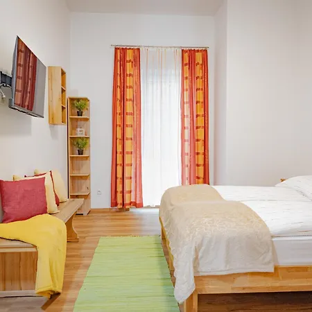 Hirschenwirt * Schonbuhel an der Donau