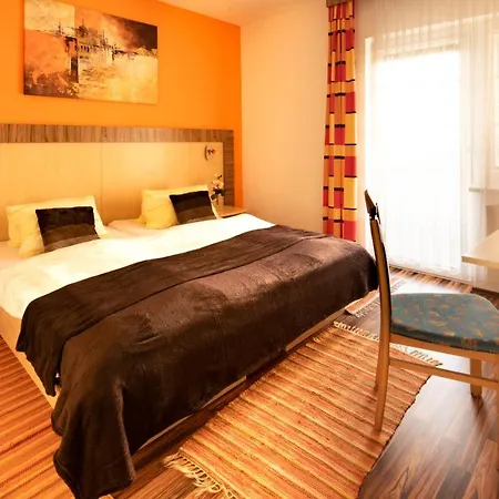 Hirschenwirt Hotel Schonbuhel an der Donau