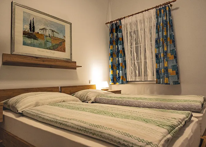 Hirschenwirt * Schonbuhel an der Donau